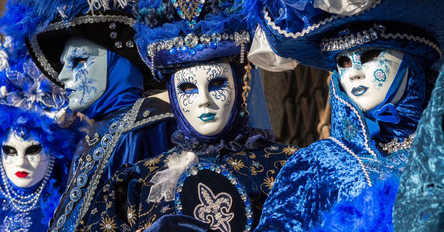 Blauwe Venetiaans carnavalskostuums