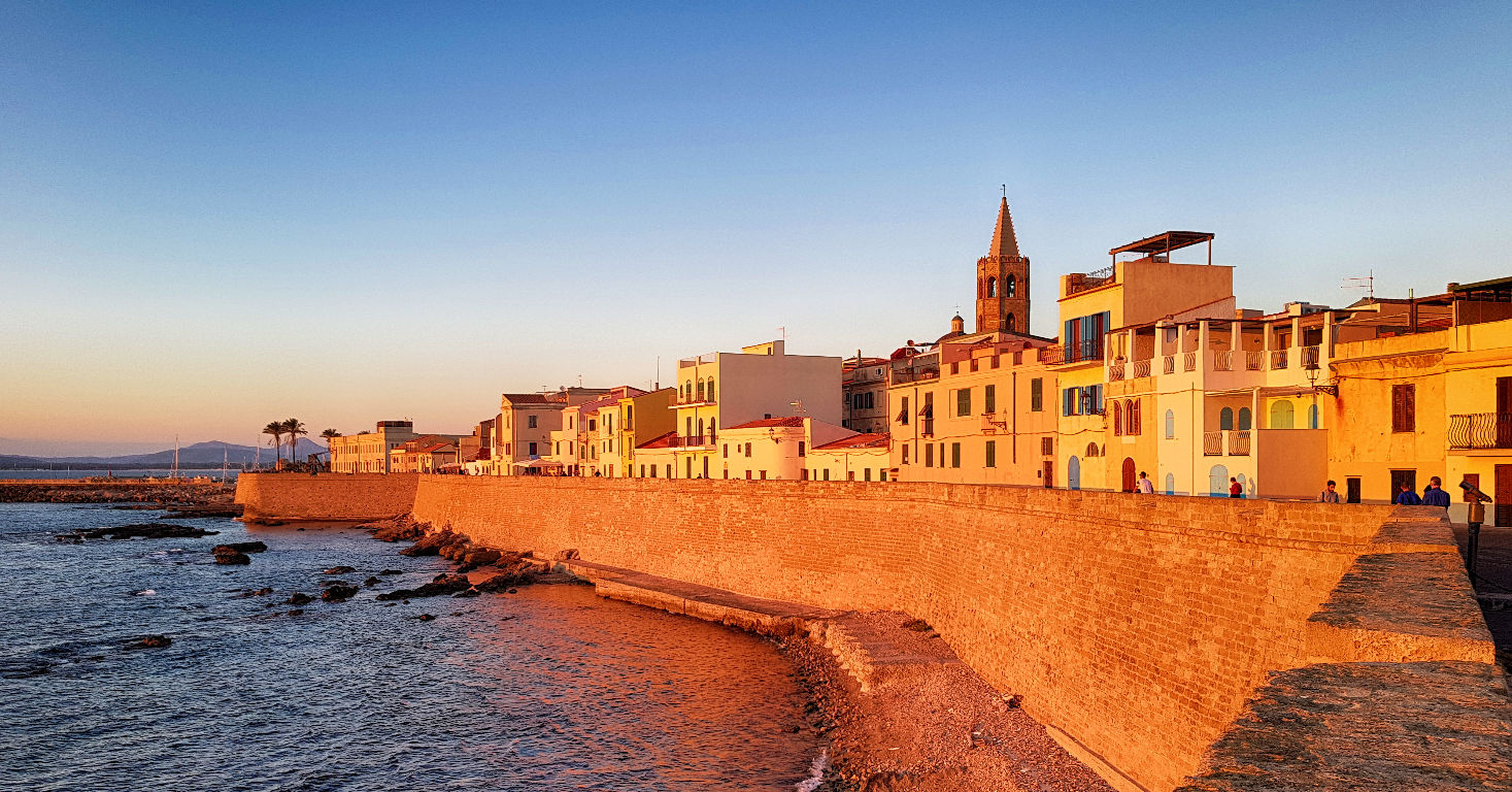 Zonsondergang bij Alghero op Sardinië
