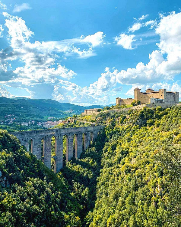 Spoleto kasteel Umbrië 