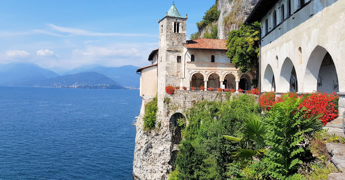 Santa Caterina del Sasso aan het Lago Maggiore
