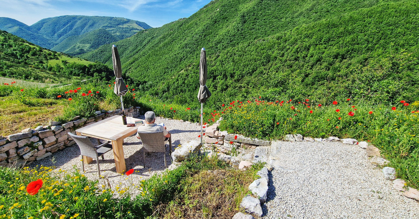 Casa Bosco uitzicht op de Apennijnen in Le Marche Italië