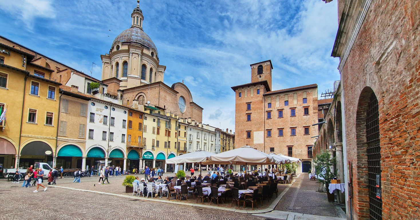 De stad Mantova, Mantua, in de regio Lombardije