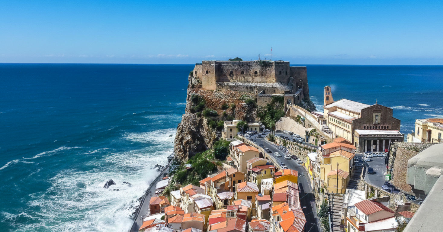 Scilla in de winter, regio Calabrië